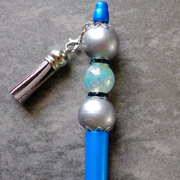 Beautiful Trending Beaded Pens, Handmade, ball point, charms, beads, journaling - Picture 5 of 5